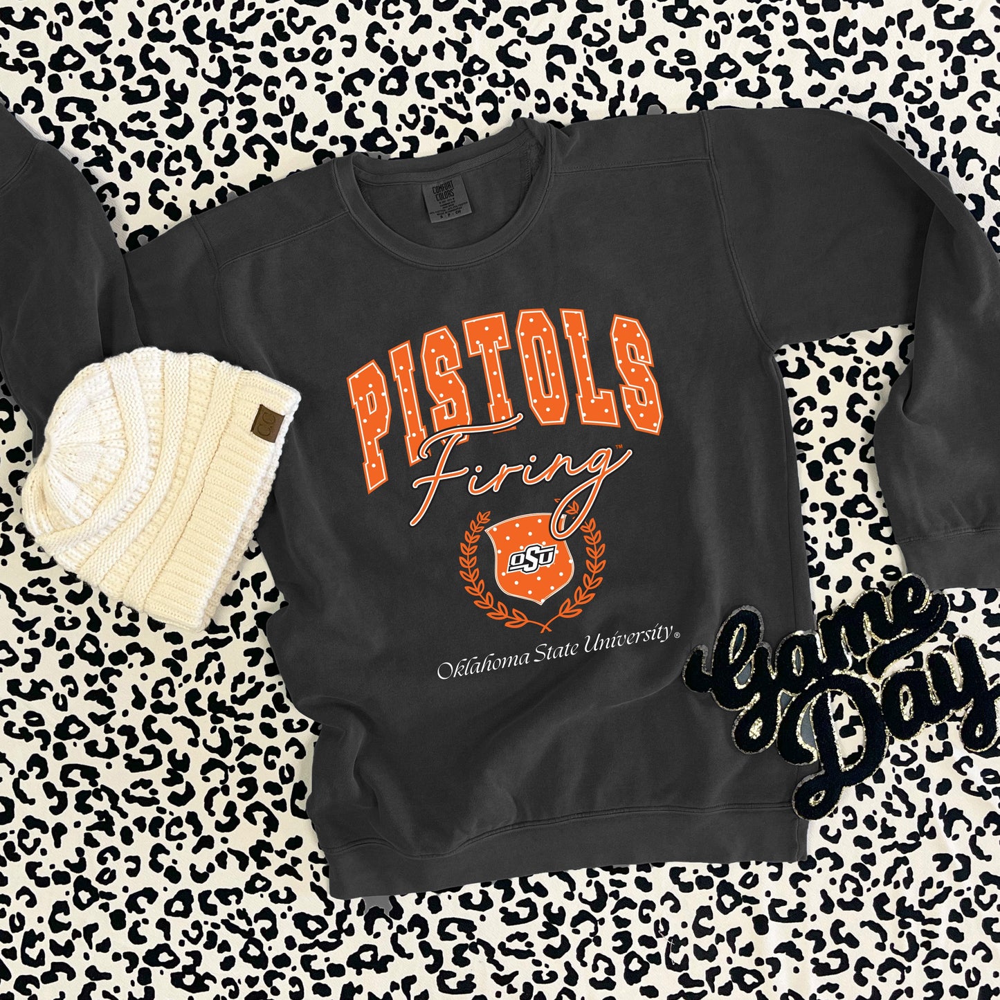 OK STATE 2025: Pistols Firing Polkadot Vintage Collegiate (COMFORT COLORS SWEATSHIRT)