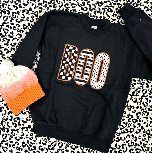 HALLOWEEN 2024: BOO Black and White Patterns (SWEATSHIRT)